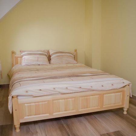 ספרבה בניה Guest House Joji מראה חיצוני תמונה