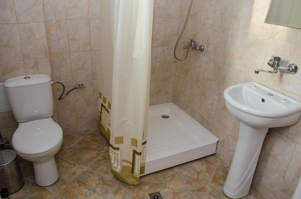 ספרבה בניה Guest House Joji חדר תמונה