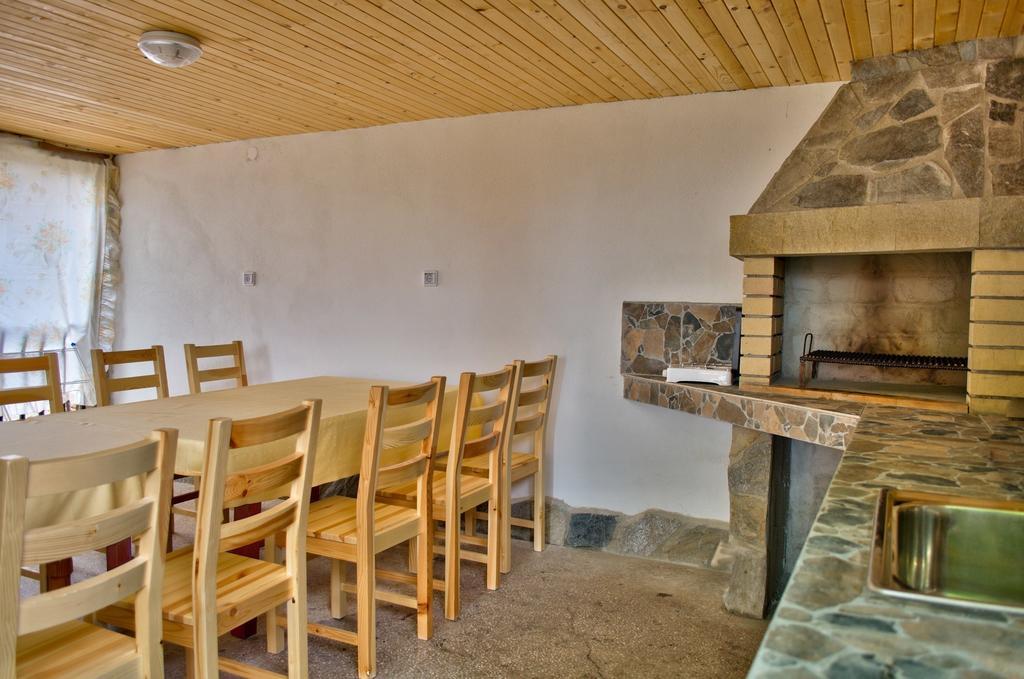 ספרבה בניה Guest House Joji מראה חיצוני תמונה