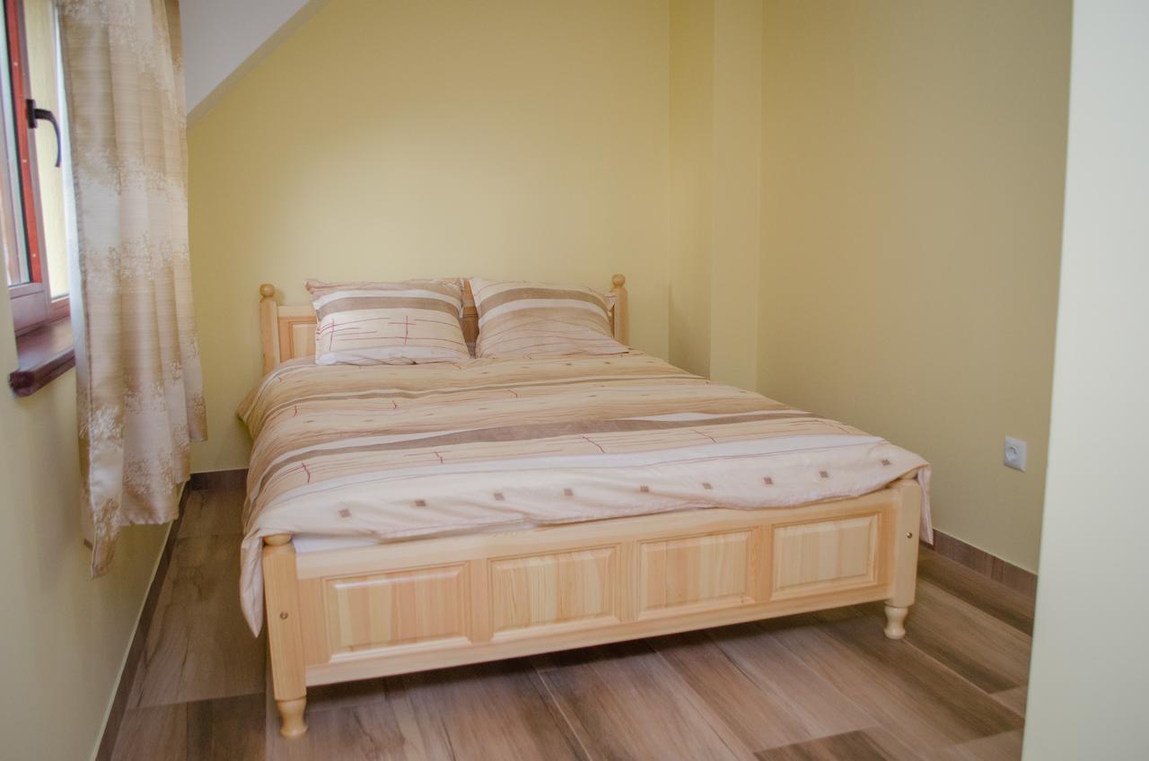 ספרבה בניה Guest House Joji מראה חיצוני תמונה
